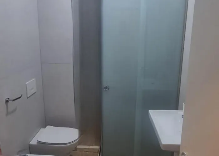 H&e Sea View 2-bedroom Qerret アパート